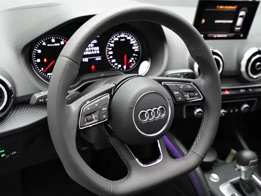 Audi Q2L 2023 из CN, фото 7