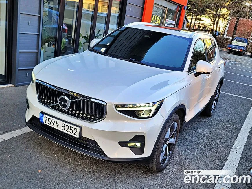 Volvo XC40 2023 из KR, фото 1