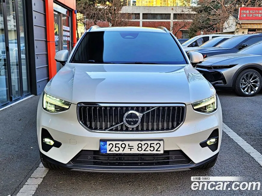 Volvo XC40 2023 из KR, фото 3