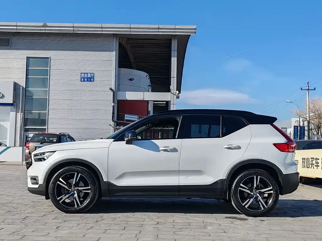Volvo XC40 2021 из CN, фото 3