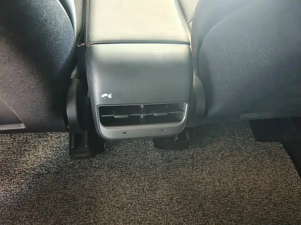 Tesla Model Y 2023 из CN, фото 4