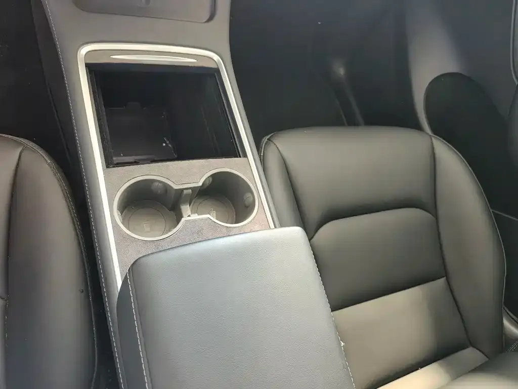 Tesla Model Y 2023 из CN, фото 10