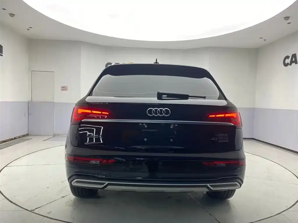 Audi Q5L — фото 7