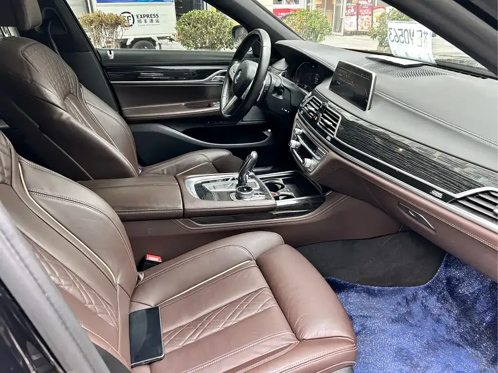 BMW 7 Series 2022 из CN, фото 2