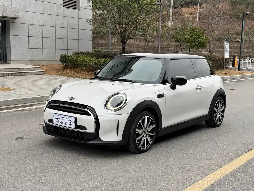 MINI Cooper (3-door) — фото 1