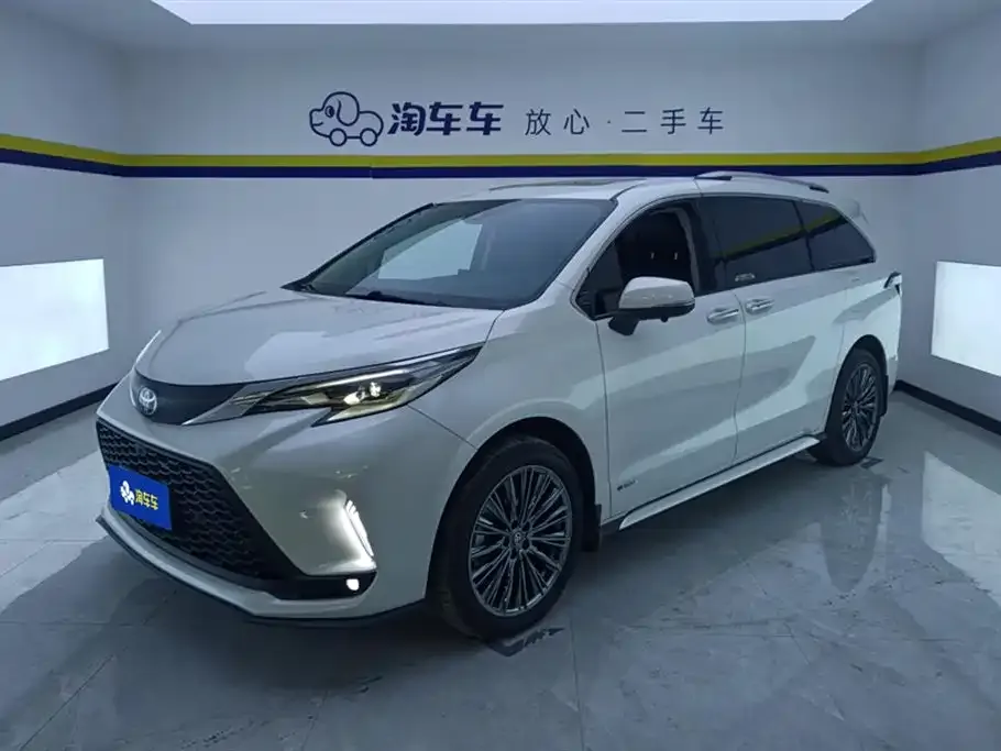 Toyota Granvia — фото 1