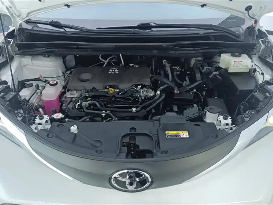 Toyota Granvia — фото 2