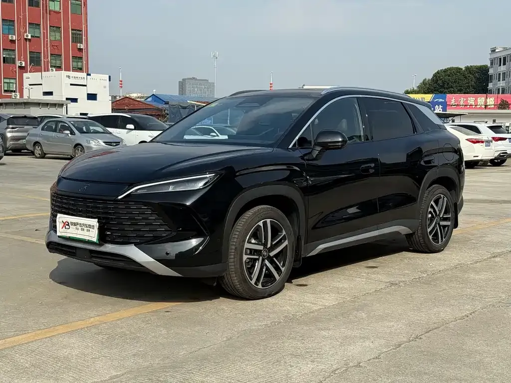 BYD L DM-i — фото 1