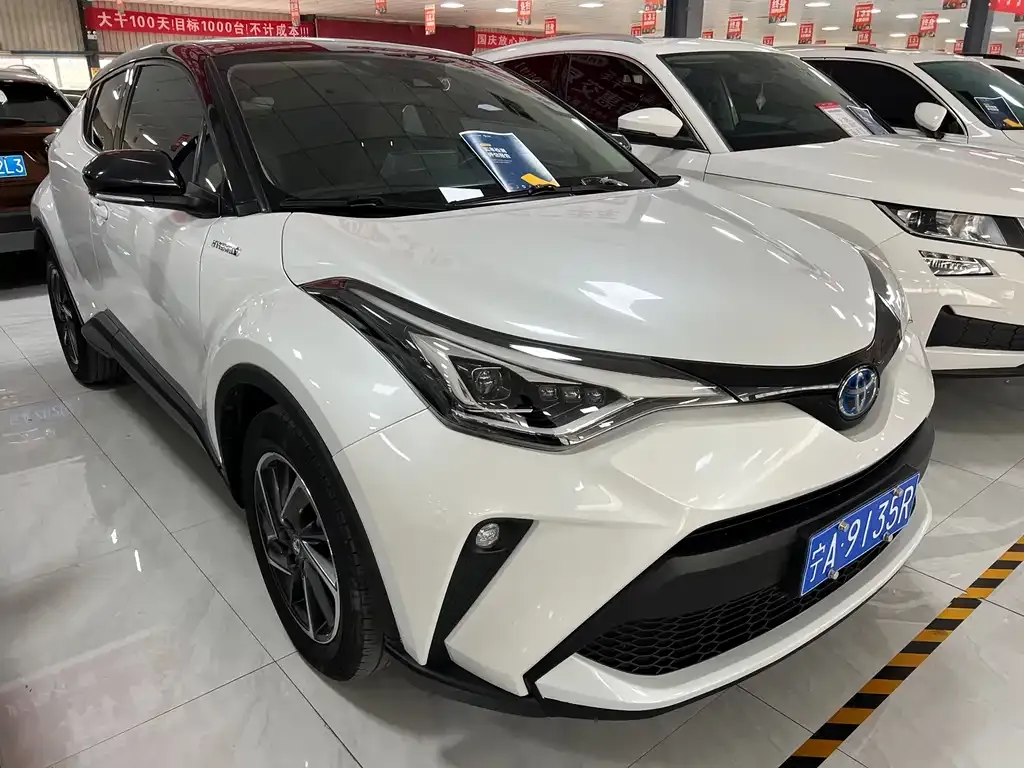 Toyota C-HR — фото 6