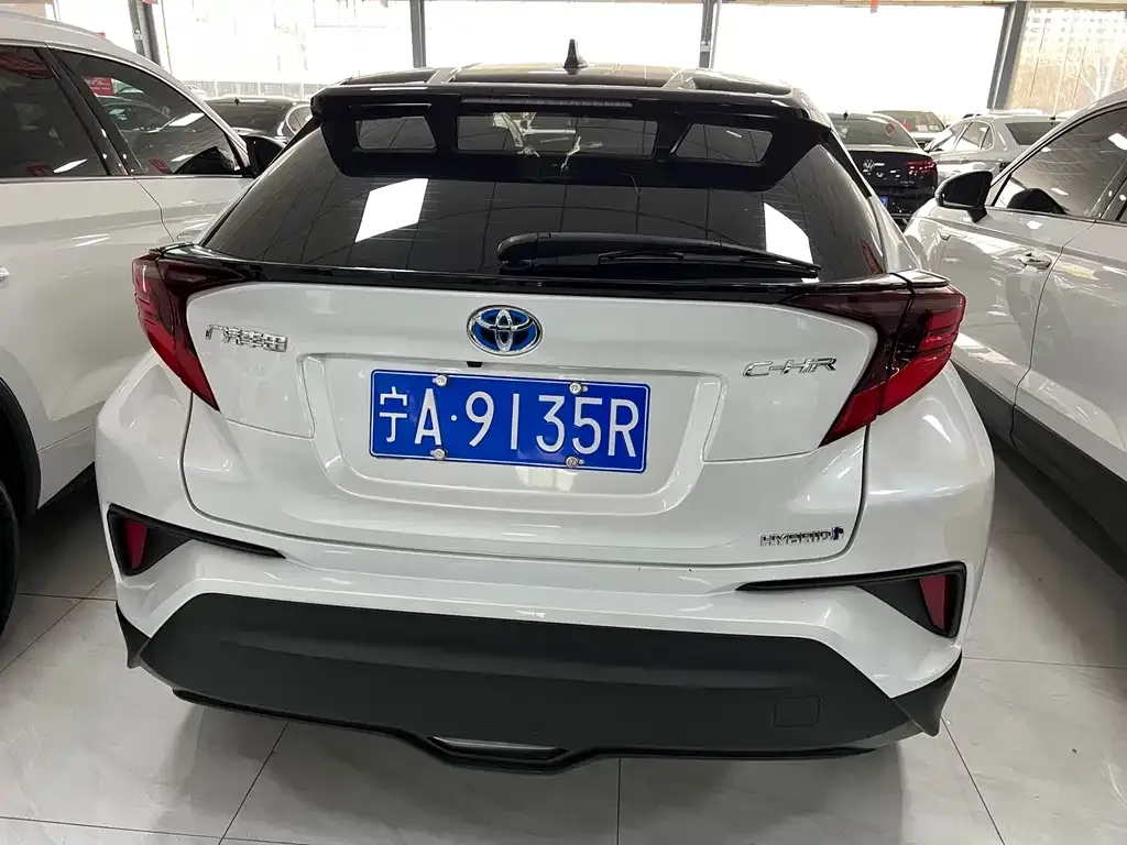 Toyota C-HR — фото 7