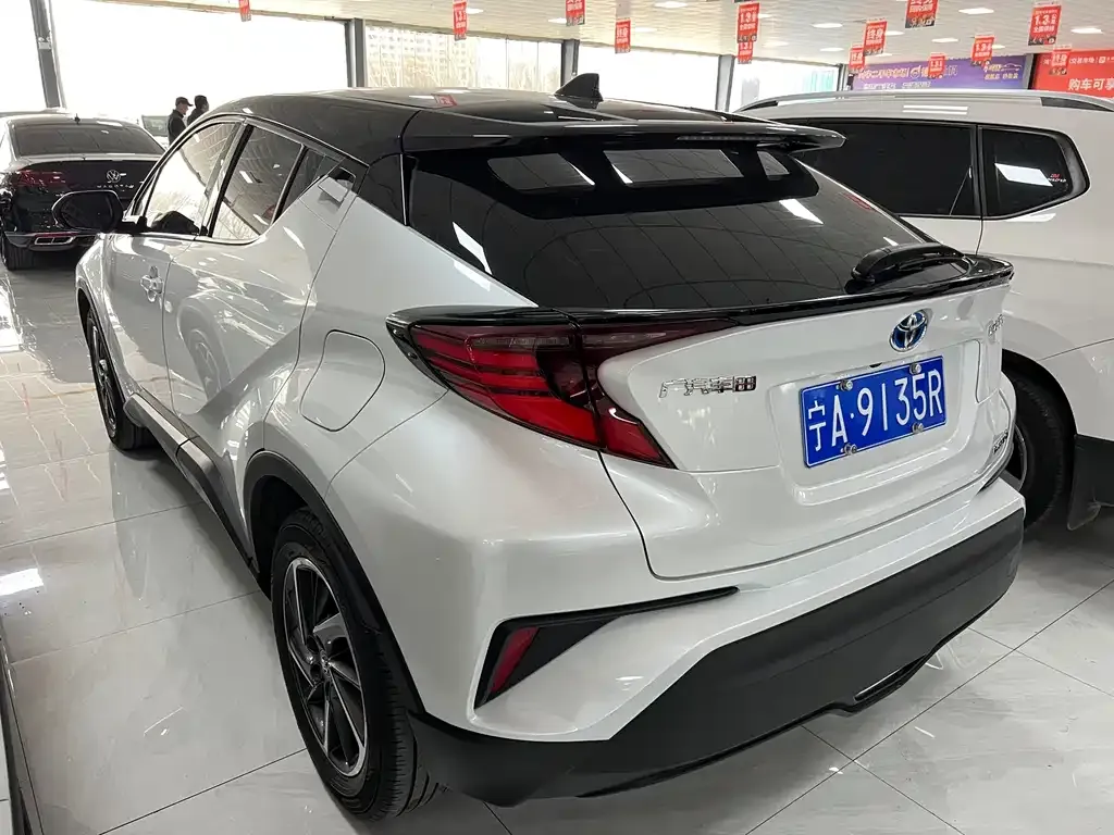 Toyota C-HR — фото 4