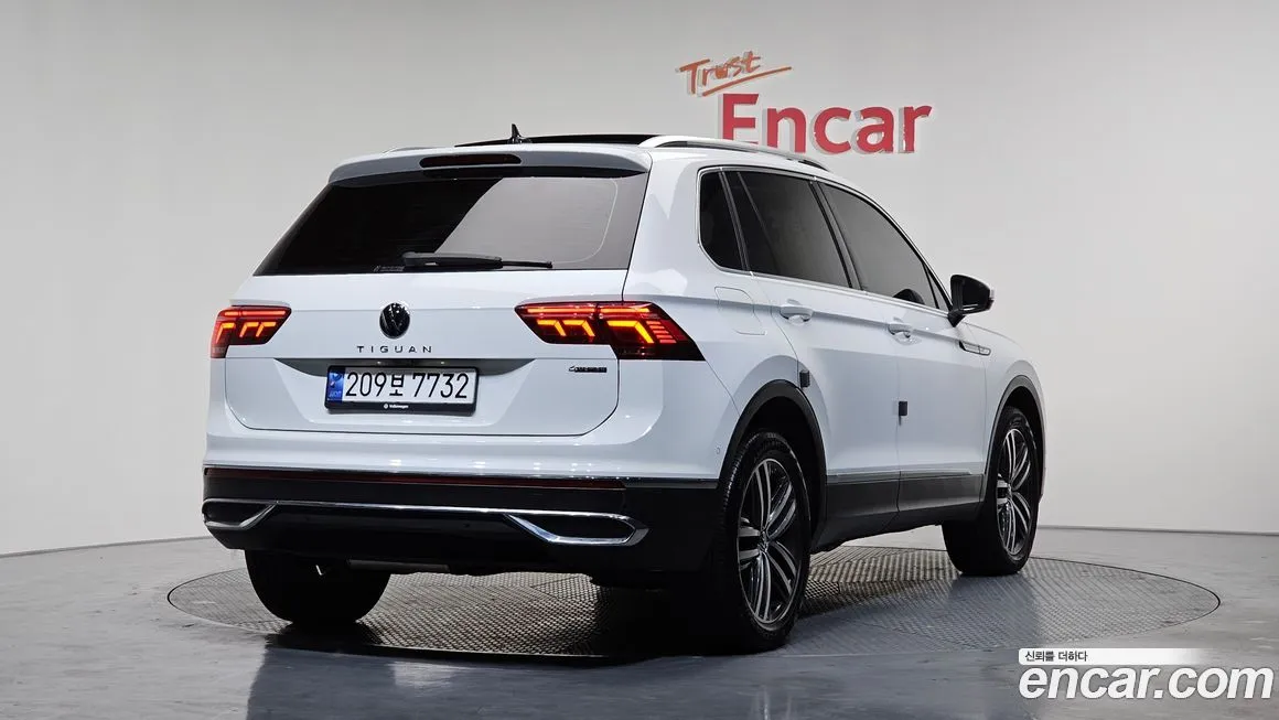 Volkswagen Tiguan — фото 4