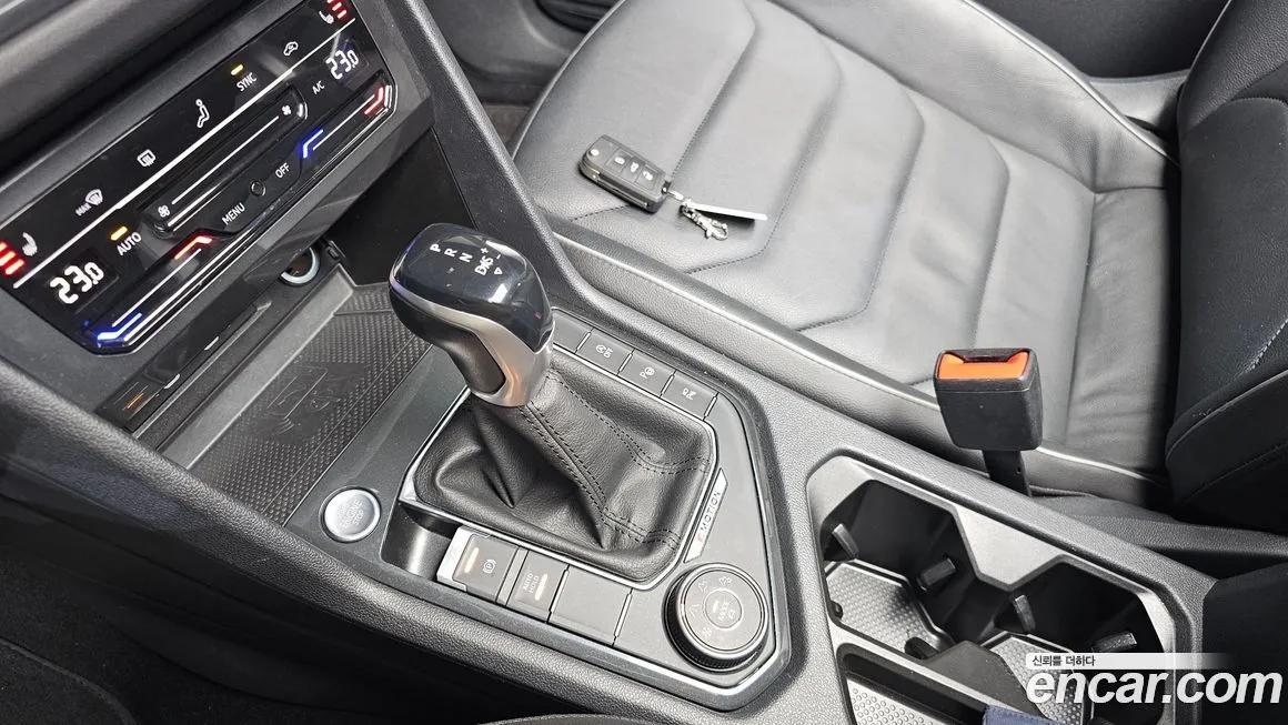 Volkswagen Tiguan — фото 9