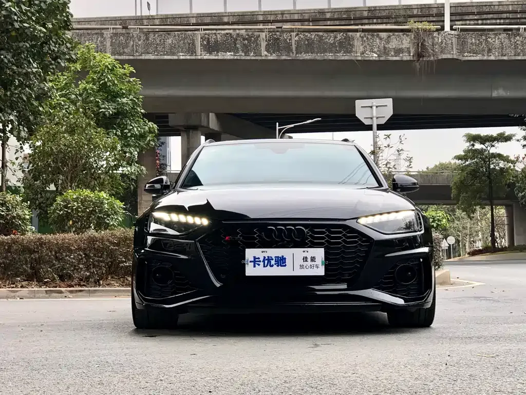 Audi RS 4 2023 из CN, фото 6