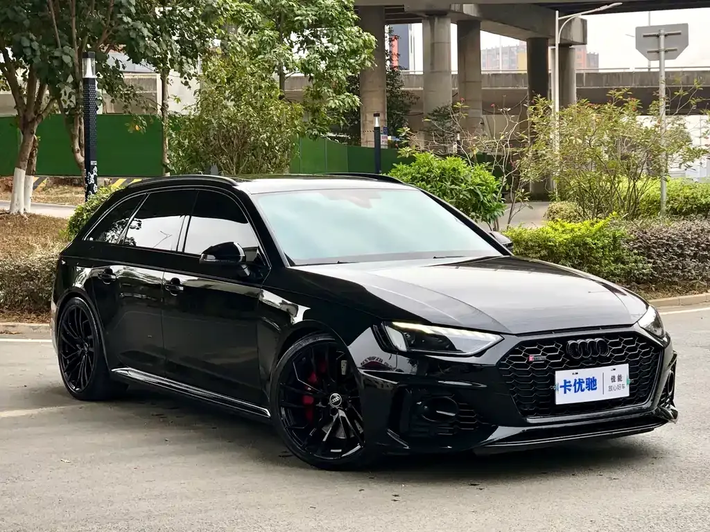 Audi RS 4 2023 из CN, фото 7