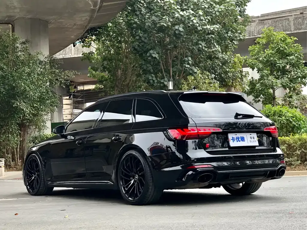 Audi RS 4 2023 из CN, фото 10