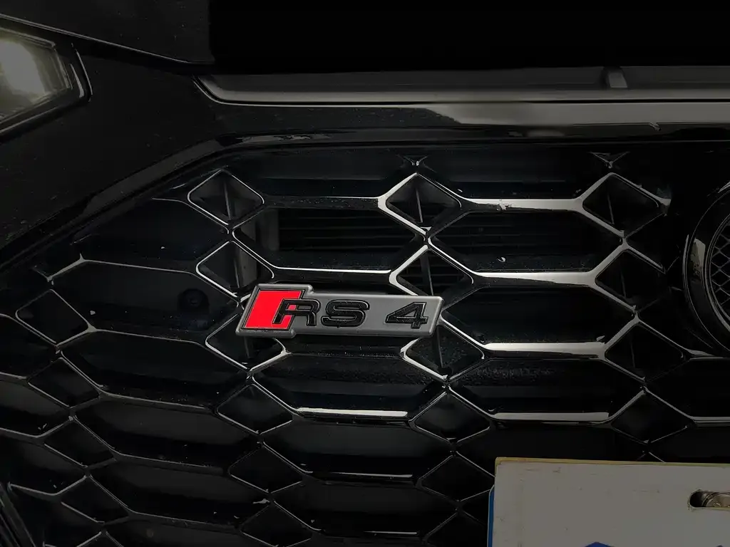 Audi RS 4 2023 из CN, фото 4