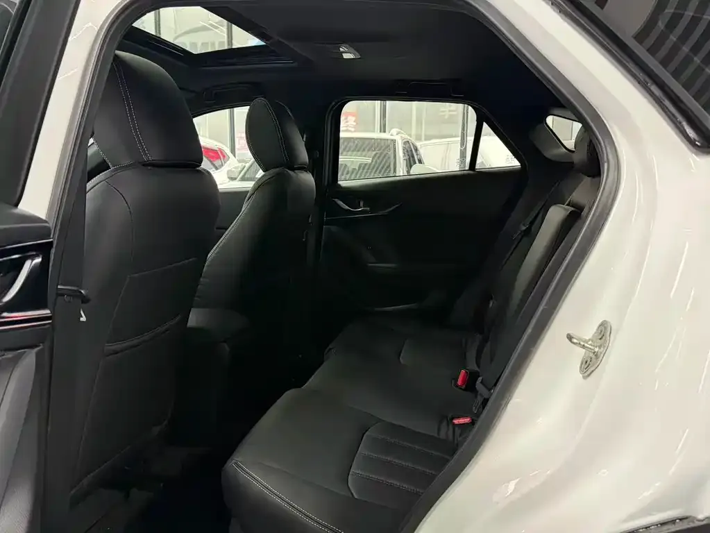 Mazda CX-4 2023 из CN, фото 10
