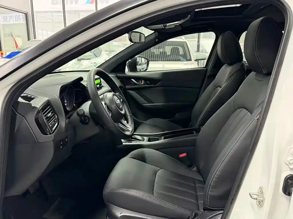 Mazda CX-4 2023 из CN, фото 6
