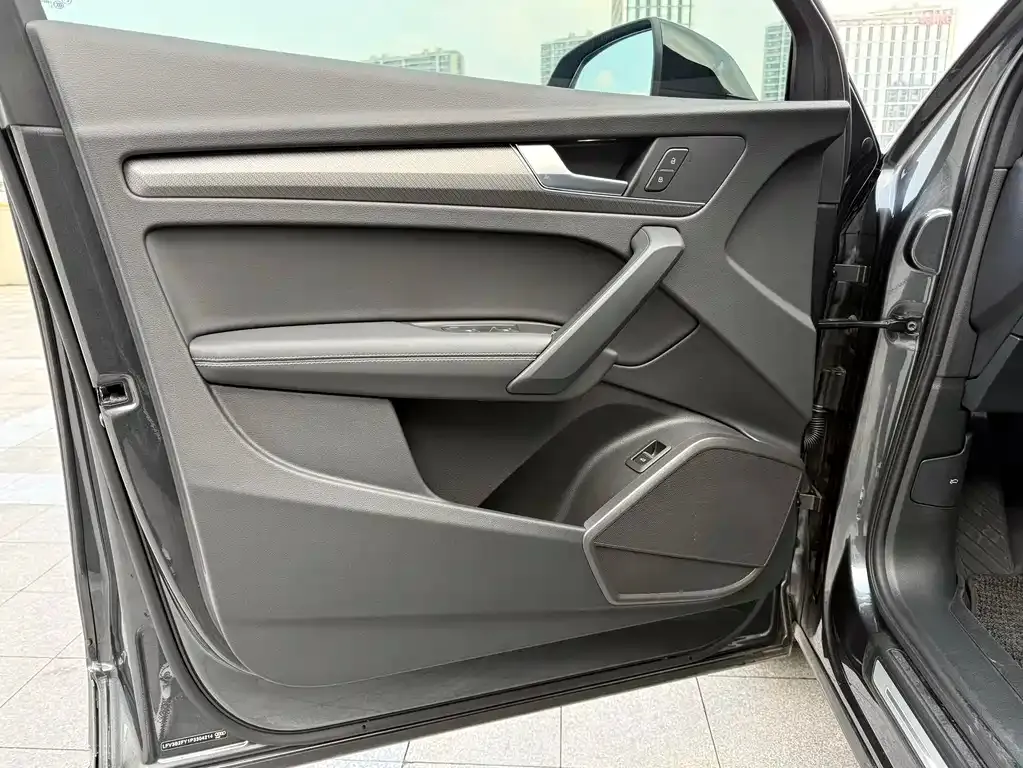 Audi Q5L 2023 из CN, фото 6