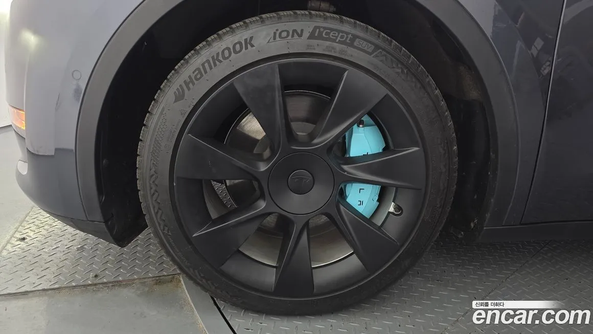 Tesla Model Y — фото 9