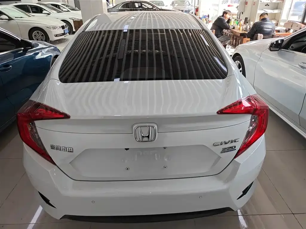 Honda Civic — фото 5