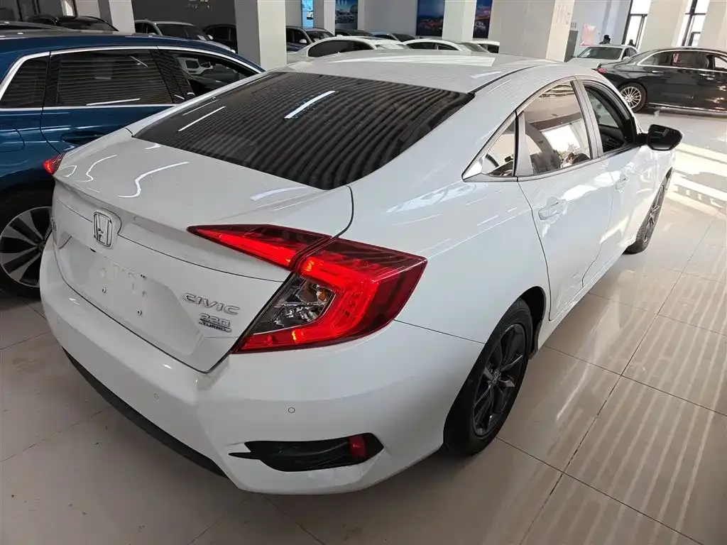 Honda Civic — фото 2