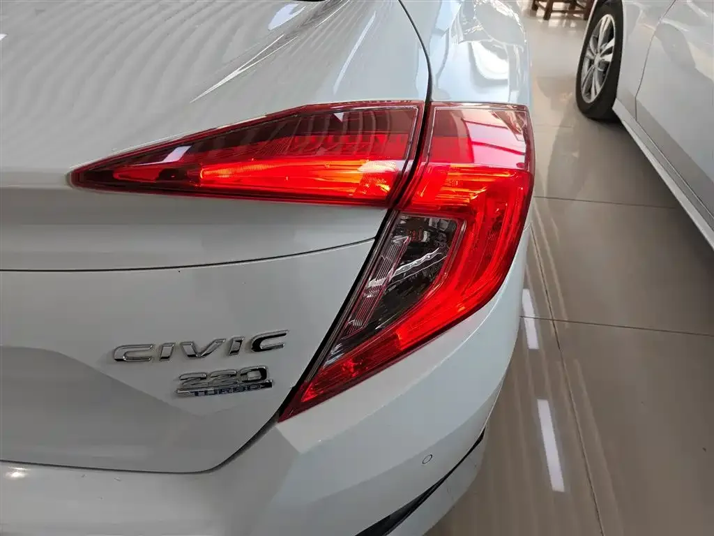 Honda Civic — фото 3