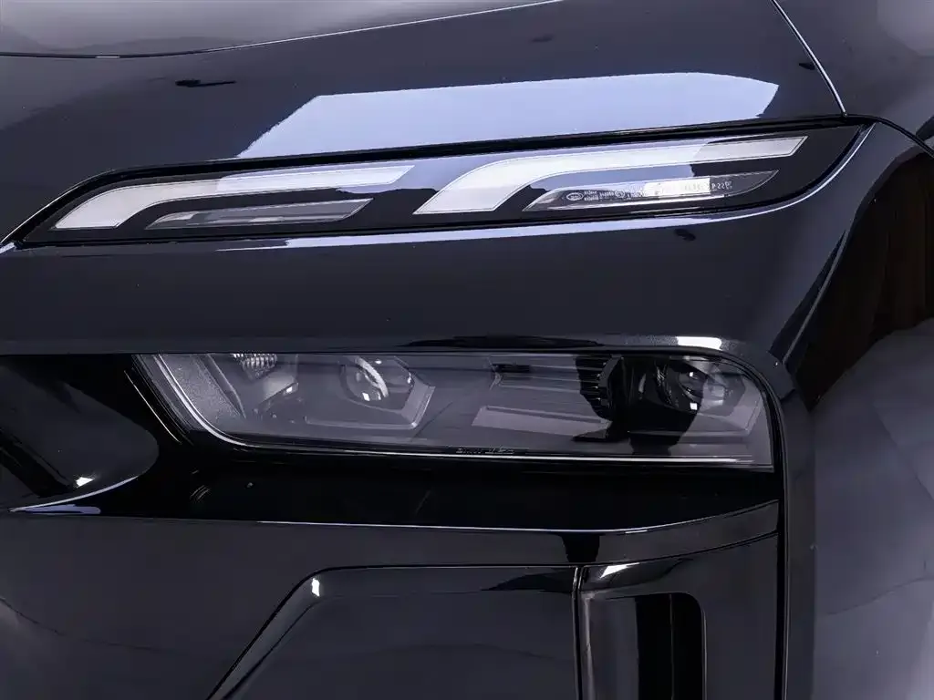 BMW 7 Series 2024 из CN, фото 3