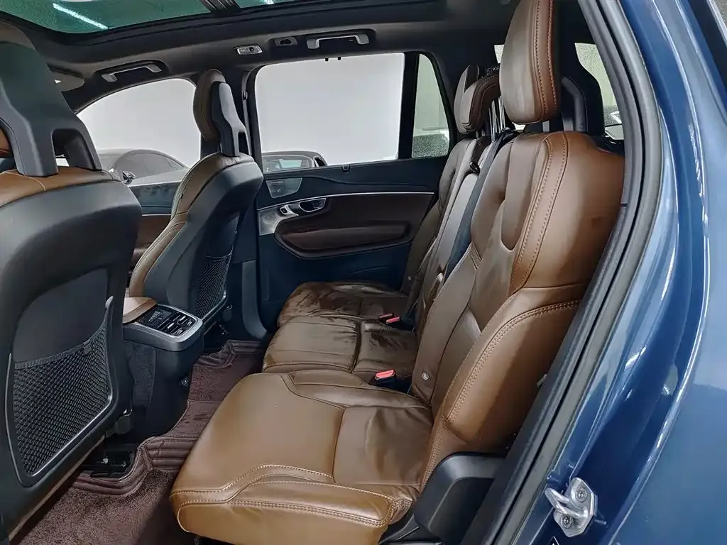 Volvo XC90 2022 из CN, фото 8