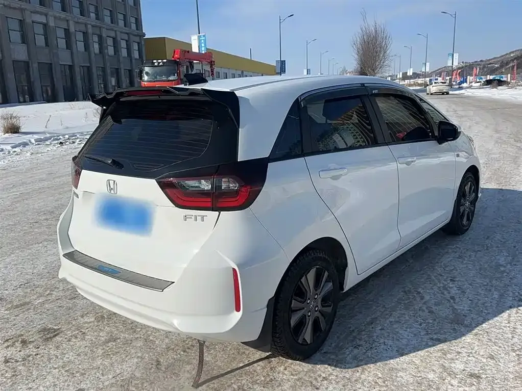 Honda Fit — фото 7