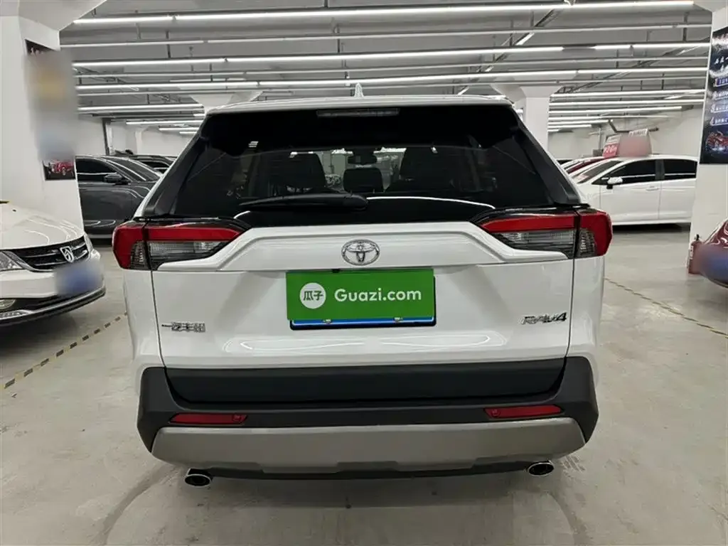 Toyota RAV4 2023 из CN, фото 3