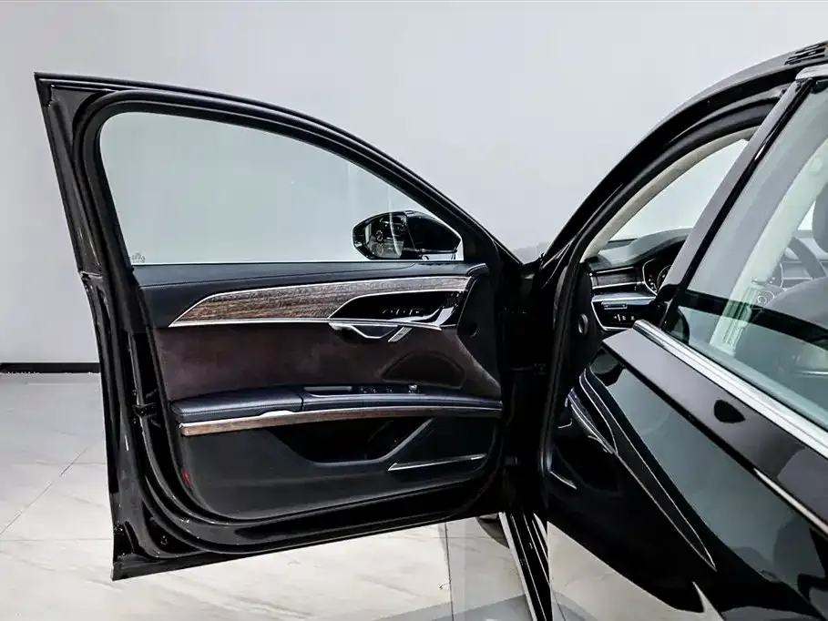 Audi A8 2024 из CN, фото 5