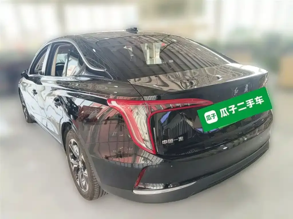 Hongqi E-QM5 — фото 4