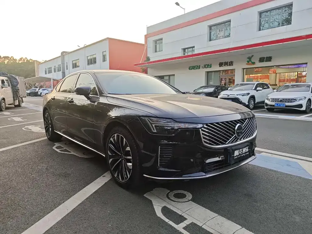 Volvo S90 — фото 8