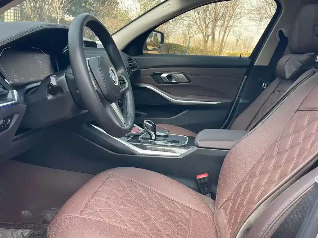 BMW 3 Series 2021 из CN, фото 3