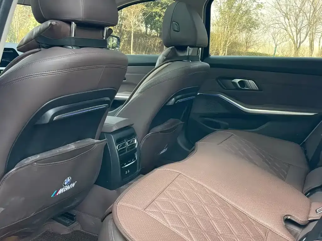 BMW 3 Series 2021 из CN, фото 2
