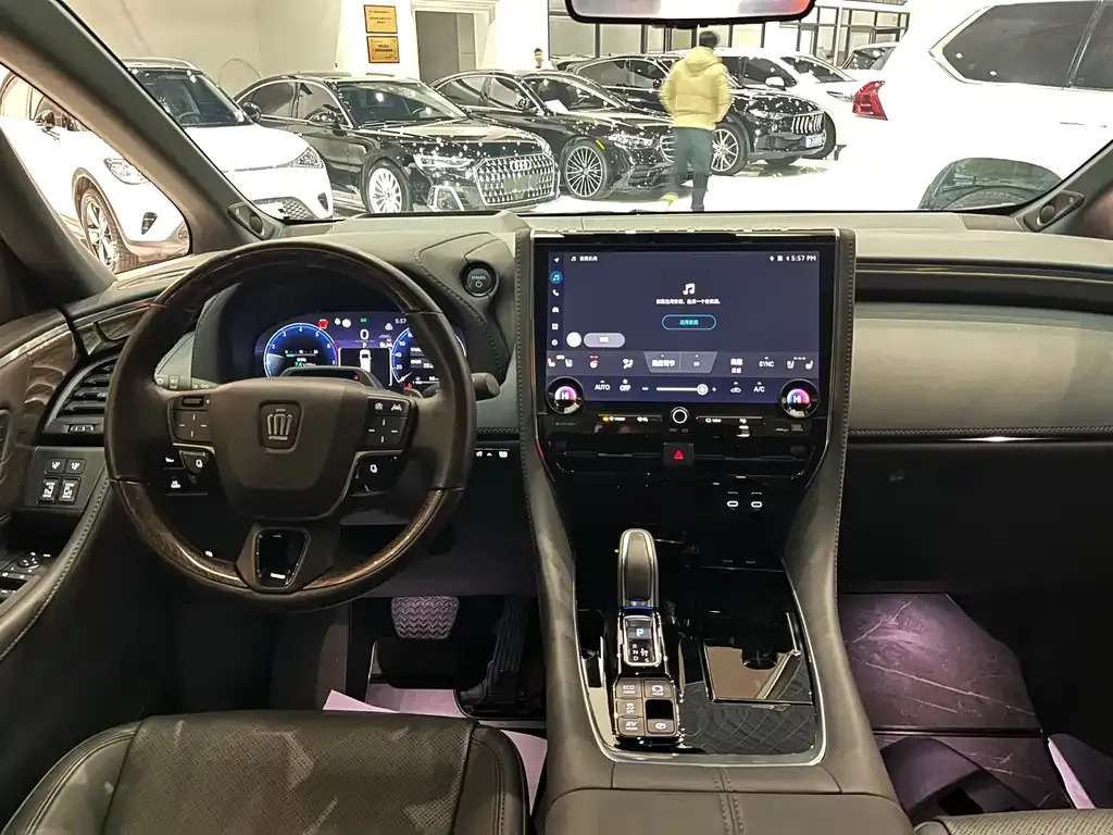 Toyota Vellfire — фото 3