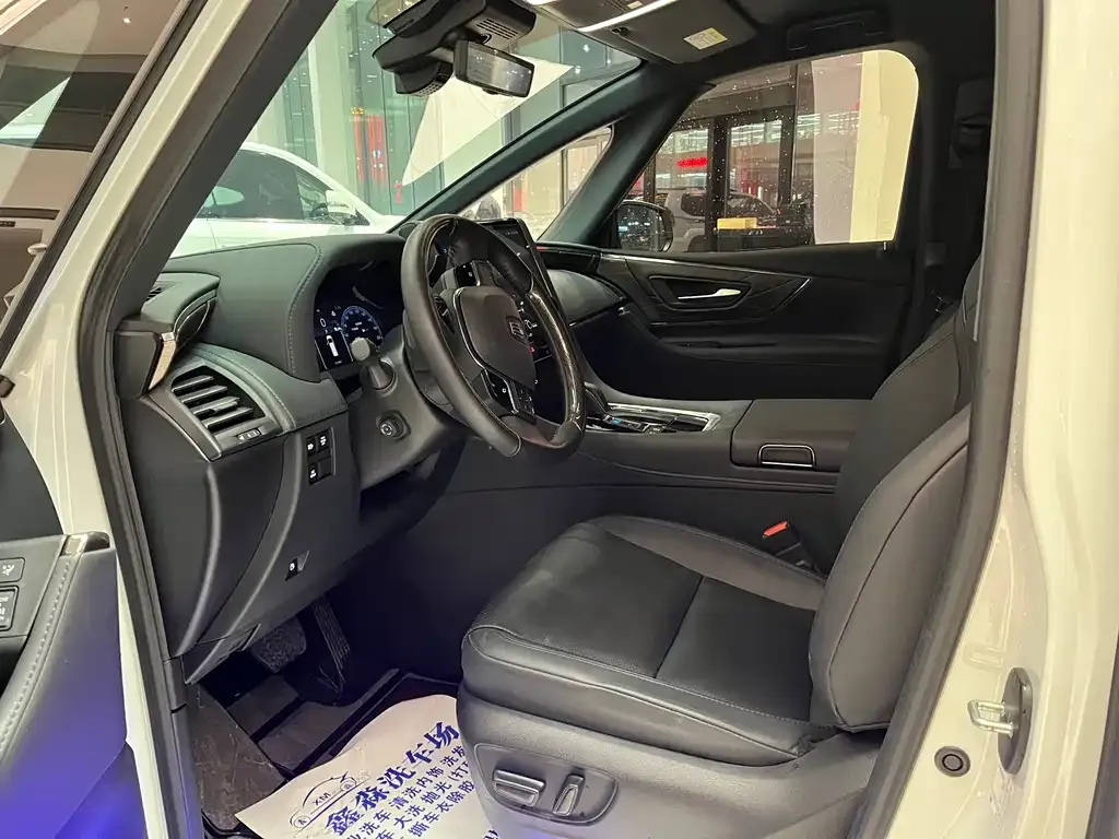 Toyota Vellfire — фото 7