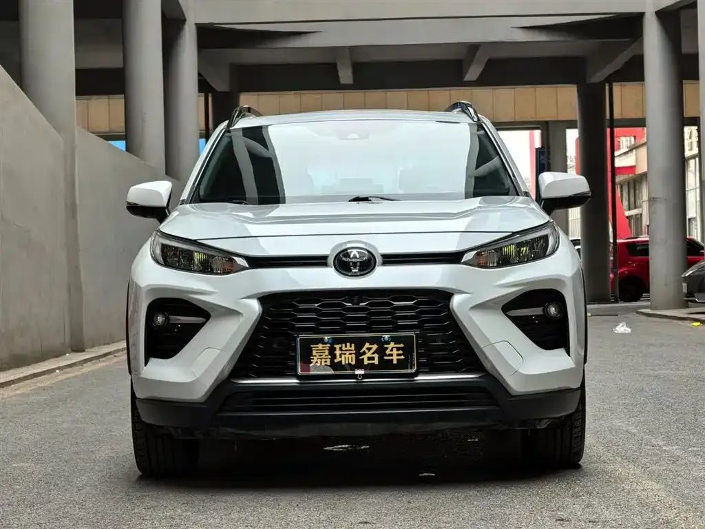 Toyota Wildlander — фото 10
