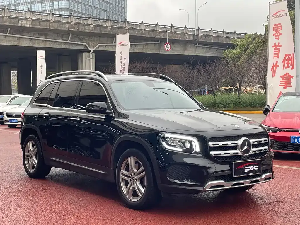Mercedes-Benz GLB — фото 10