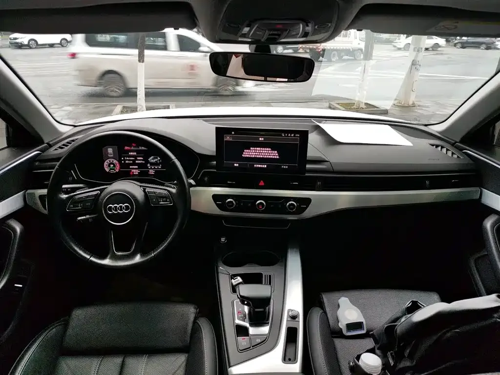 Audi A4L 2021 из CN, фото 9