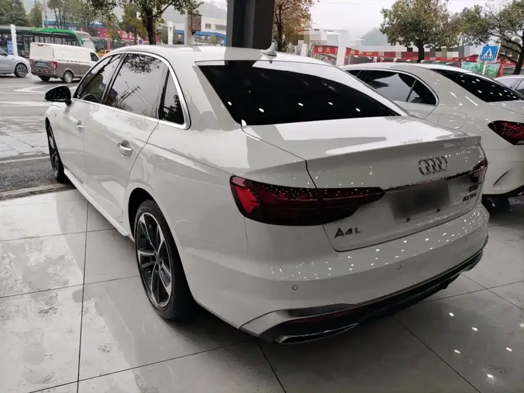 Audi A4L 2021 из CN, фото 3
