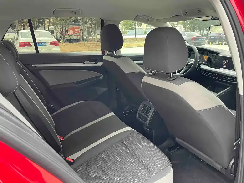 Volkswagen Golf 2021 из CN, фото 7