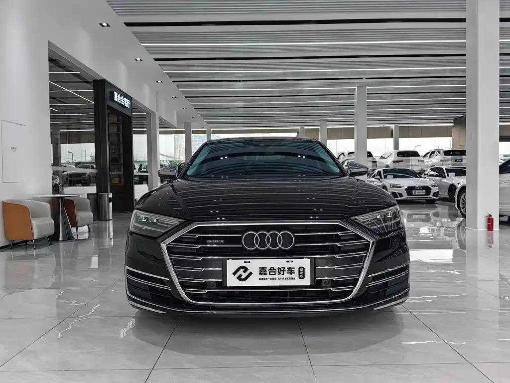 Audi A8 — фото 4