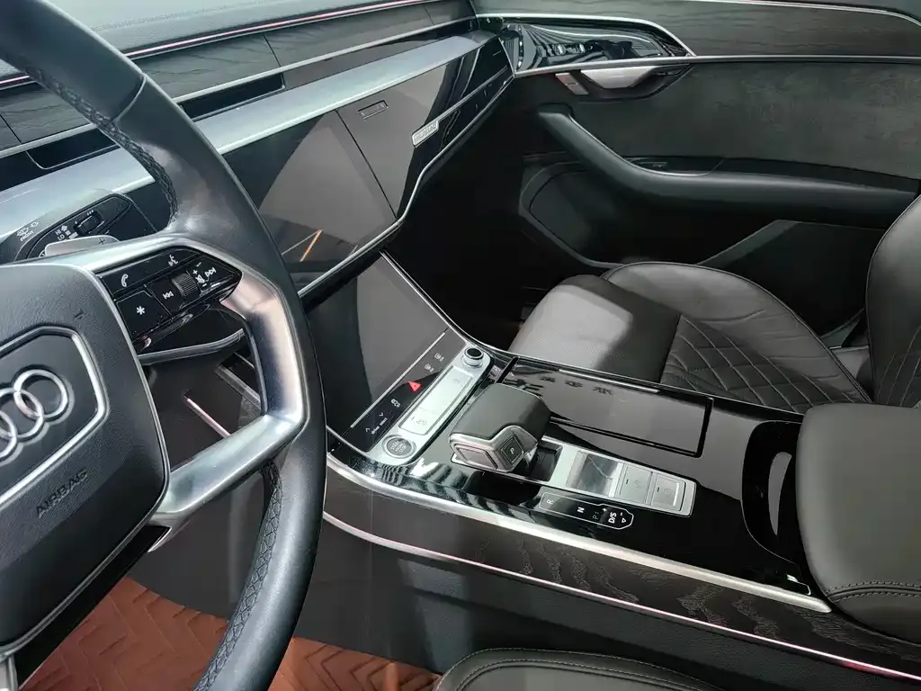 Audi A8 — фото 9
