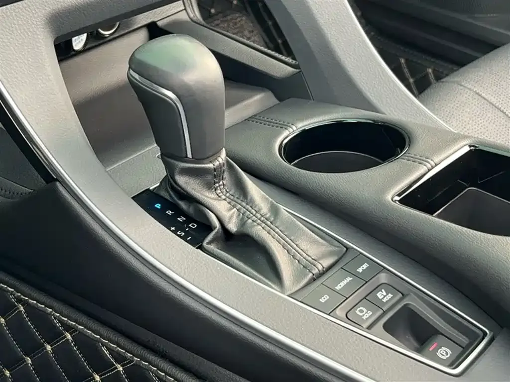 Toyota Avalon 2022 из CN, фото 4