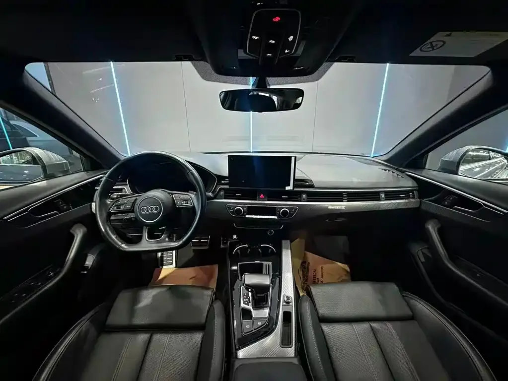 Audi A4L 2023 из CN, фото 10