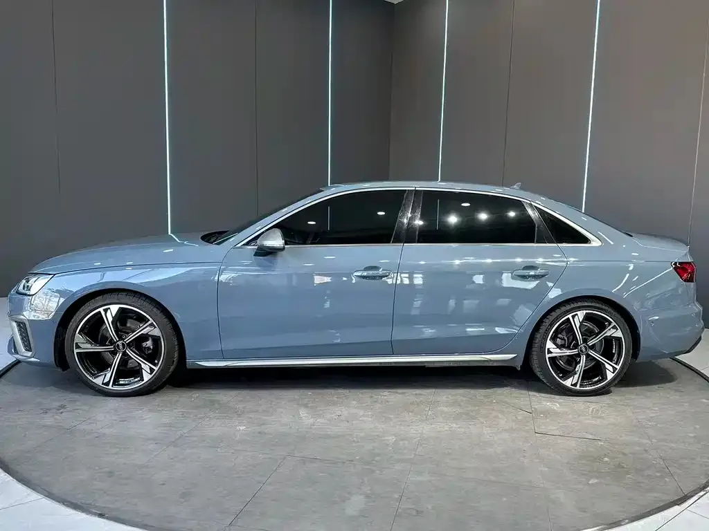 Audi A4L 2023 из CN, фото 6