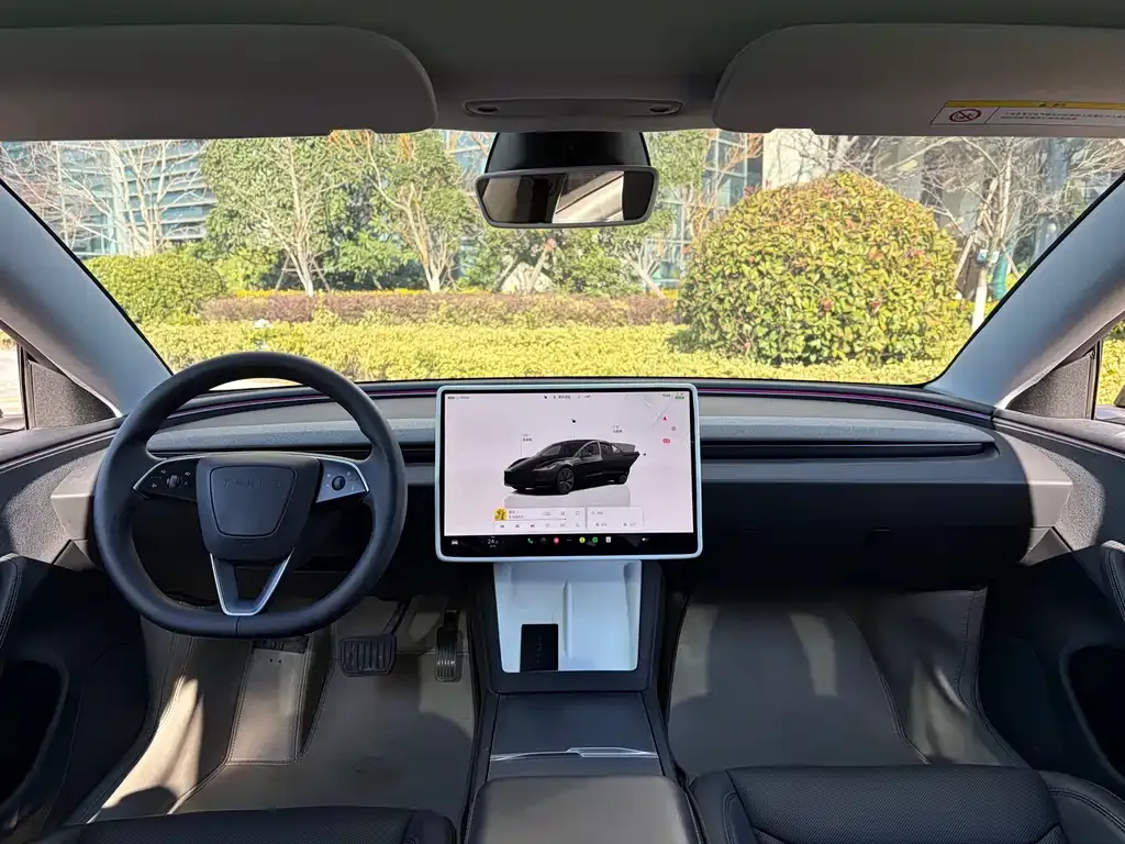 Tesla Model 3 — фото 7